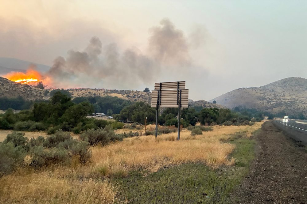 Wildfire Shuts Down 70 Miles of Oregon Interstate, Forces Town Evacuation