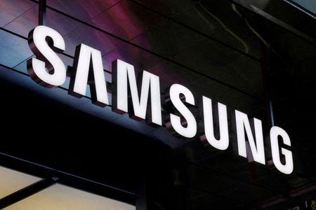 Samsung, SK Hynix Stocks Plunge on Nvidia Financing Fears and China Rivalry
