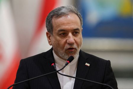Iran’s Foreign Minister Holds Security Talks With Saudi, Omani Officials