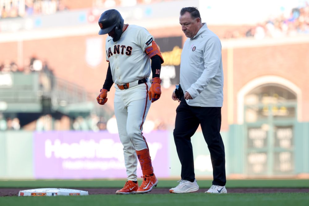 Giants 3B Casey Schmitt Exits Monday Night Game with Left Knee Injury