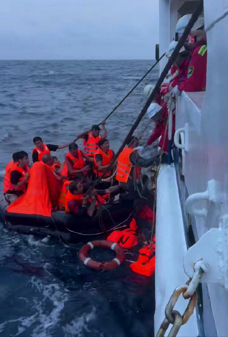 48 Survivors Rescued After Vietnamese Cargo Ship Sinks in South China Sea