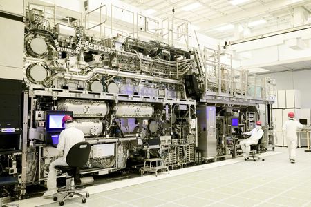 China Begins Mass Production of Homegrown Advanced Chipmaking Machines