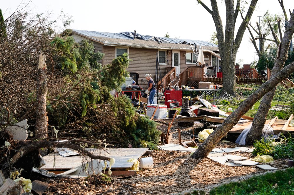 Powerful Tornado Tears Through Northeast Wisconsin, Stays on Ground for 20+ Minutes